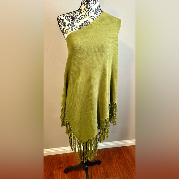 TRINA TURK Green Knit Poncho With Fringes - Picture 2 of 5